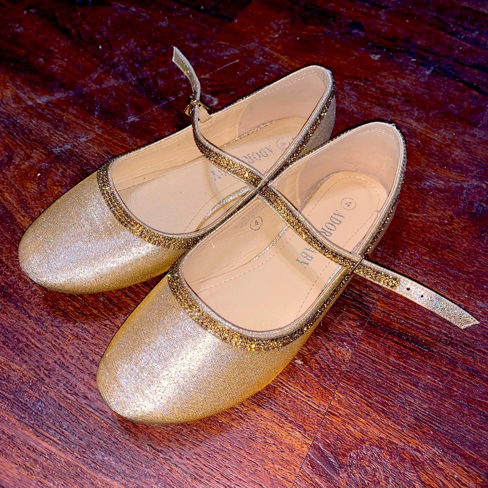 3/$20 🟣 Adorababy Gold Slipper Shoes
